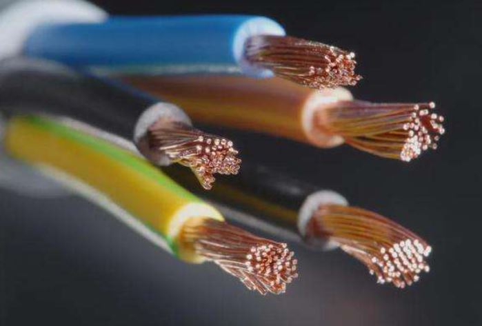 如何避免電線電纜的外皮在冬天斷裂呢？